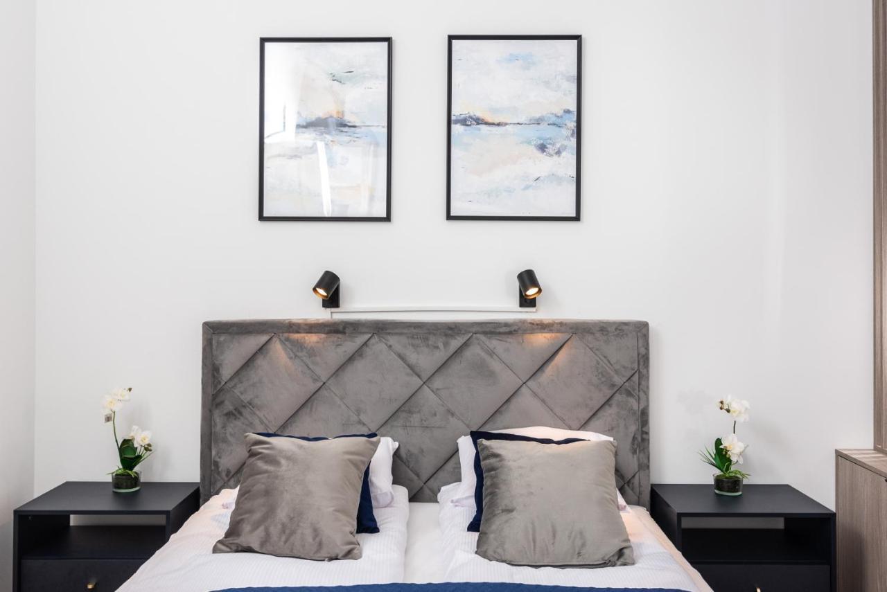 Premium Splendid Old Town Suites - By Upstairs Cracovia Esterno foto